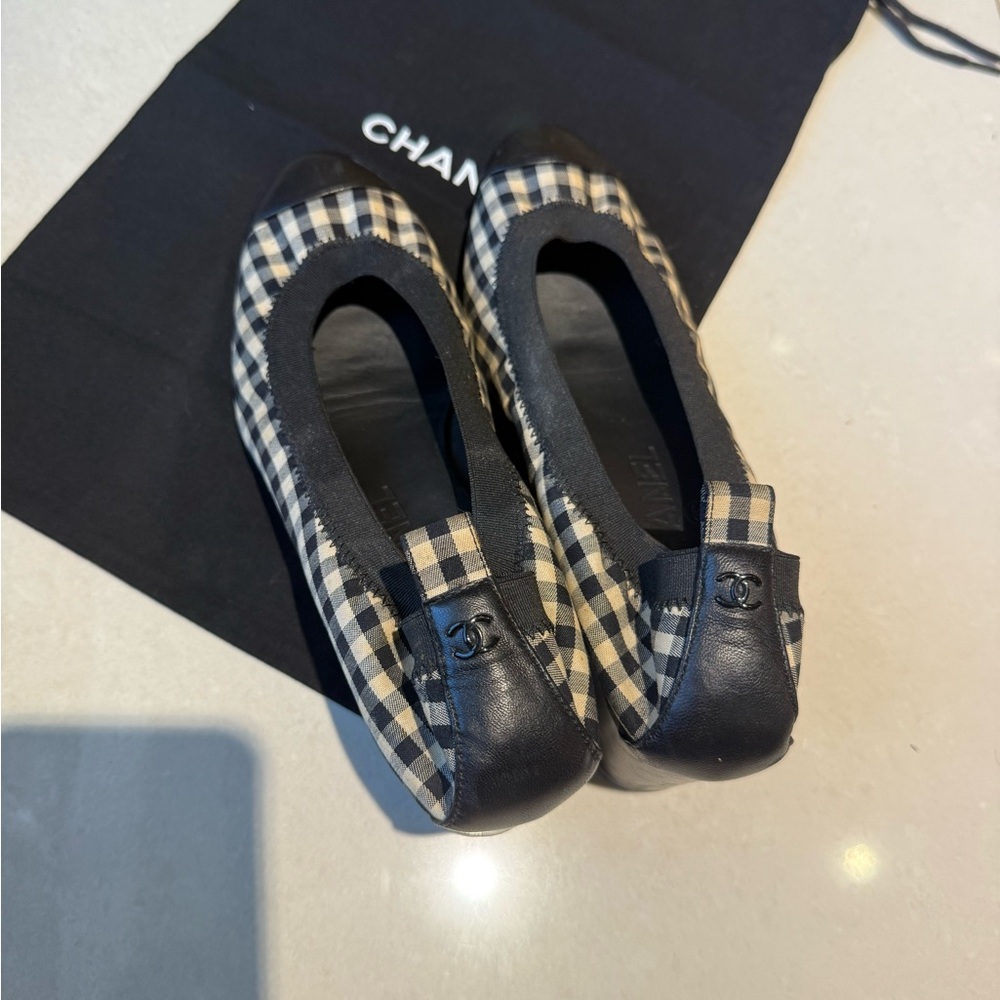 RARE Vintage CHANEL Black & White Gingham Cap-Toe Ballet Pump - Picture 2 of 11